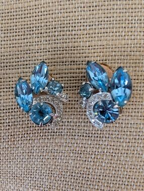 Vintage Eisenberg Light Blue Crystal Cluster Clip-On Earrings -
